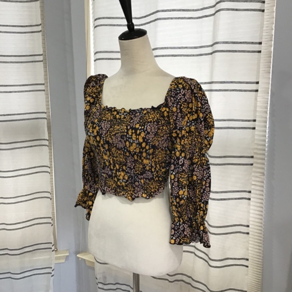 Topshop Women Size 6 Cropped Puff Sleeve Flounce Smocked Blouse Micro Floral - Picture 3 of 11